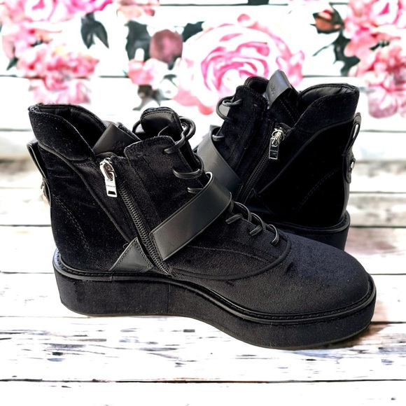 Coach x Tabitha Simmons Velvet Black Chelsea Hiker Ankle Boots - Picture 4 of 8